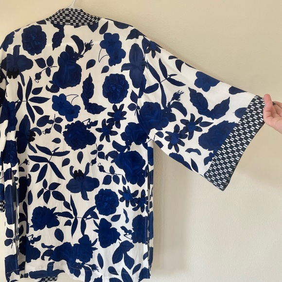 •CAbi• Blue & white botanical open front kimono - Picture 6 of 8